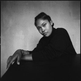 Artist Portrait on Film with Hasselblad 501cm und Kodak TriX. Analoge Künstlerportrait. Patrick Saringer